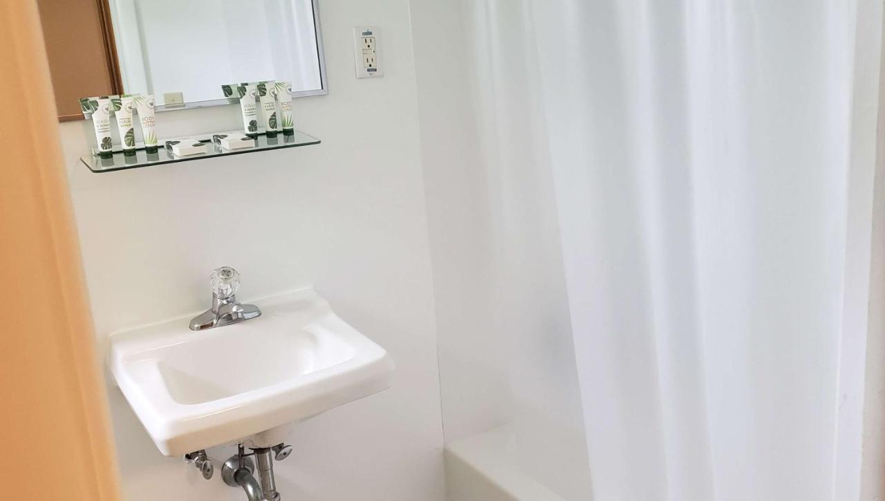 Magnuson Hotel Wauseon Екстериор снимка